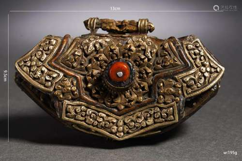 A Tibetan Hardstones Inlaid Bronze Amulet Box