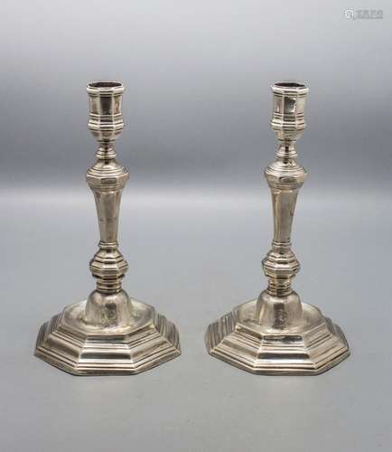 Paar barocke Kerzenleuchter / A pair of Baroque silver candl...