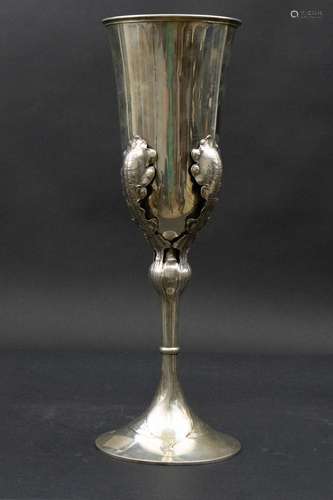 Jugendstil Silbervase / An Art Nouveau silver vase, Bramfeld...