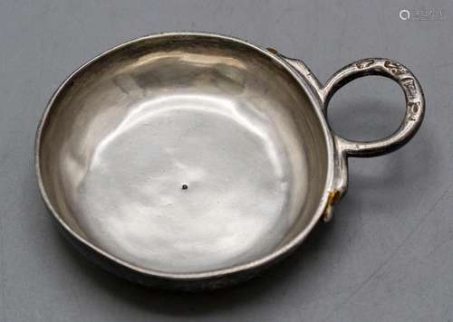 Branntweinschale / A silver wine tester / Tastevin en argent...