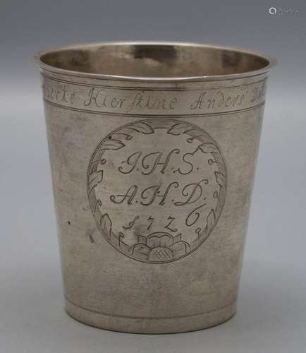 Becher / A silver beaker, Iver Larsen, Assens, um 1725