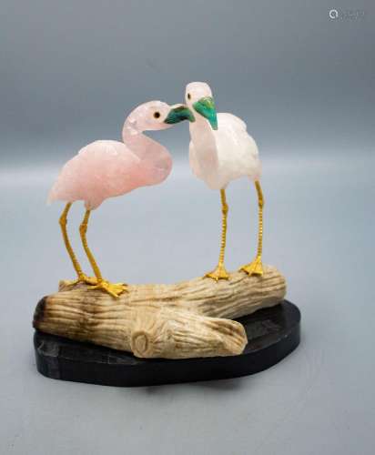 Rosenquarz Steinskulptur \'Paar Flamingos\' / A rose quartz ...