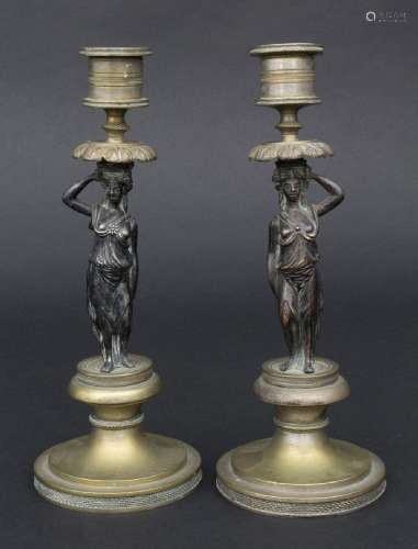 Paar figürliche Bronzeleuchter / A pair of figural candlesti...