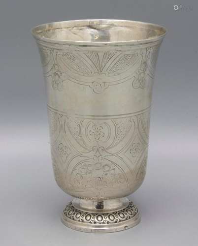 Großer Becher / A large silver beaker / A goblet, Claude Ant...