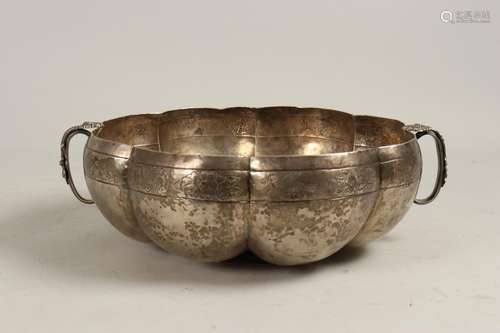 Barock Schüssel / A large Baroque silver bowl, Cayetano Buit...