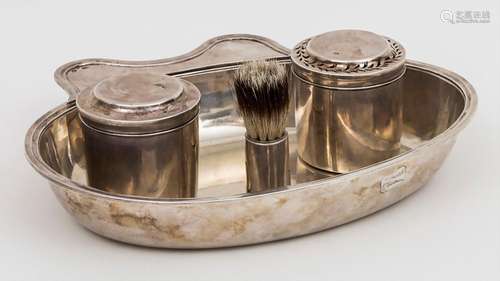 Rasierset / A shaving kit, Jacques-Brice Beaufort, Paris, 17...