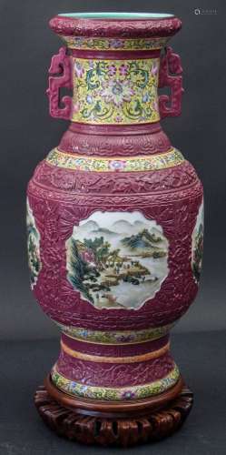Große Prunkvase / A large splendid porcelain vase, China, wo...