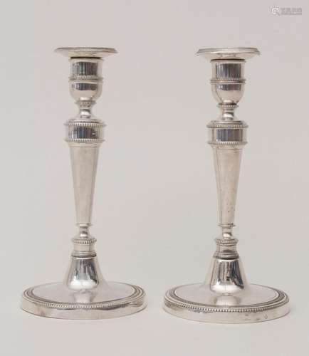 Paar Louis XVI Kerzenleuchter / A pair of Louis-seize silver...