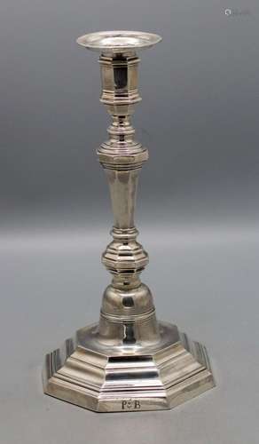 Barock Kerzenleuchter / A Baroque silver candlestick, Rennes...