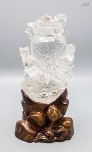 Bergkristall-Figur / A carved rock crystal, China, 20. Jh.