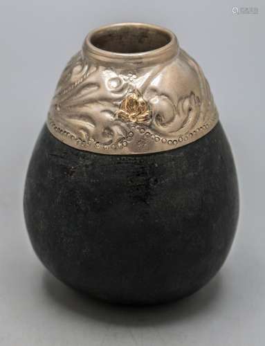 Kürbisvase mit Silbermontur / A gourd vase with silver mount