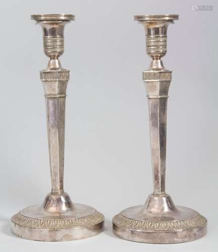 Paar Empire-Kerzenleuchter / A pair of Empire silver candles...