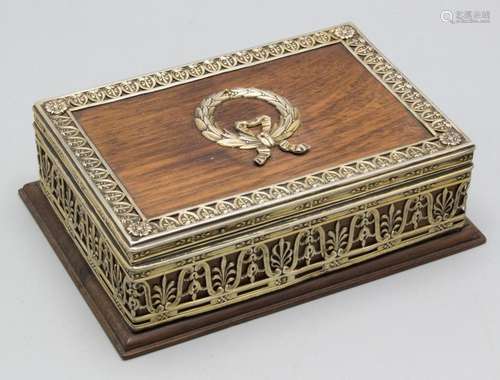 Holzschatulle mit Silbermontur / A wooden casket with silver...