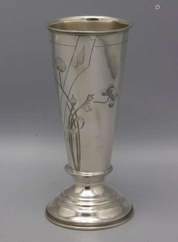 Jugendstil Vase / An Art Nouveau silver vase with flowers, M...