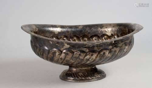 Silber Fußschale / A large silver bowl, Prato, Italien, 20. ...