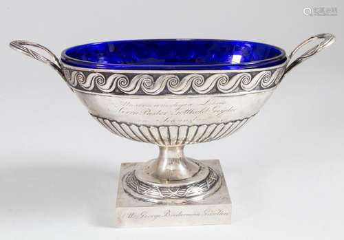 Konfekt Anbietschale / A silver footed compote, wohl Johann ...