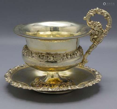 Louis-Philippe Tasse mit Untertasse / A silver cup and sauce...