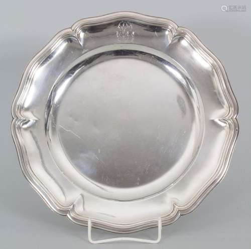 Runde Silberplatte / A silver platter, Paul Canaux, Paris, u...