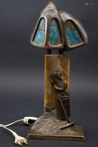 Jugendstil Tischlampe / An Art Nouveau table lamp, Peter Ter...