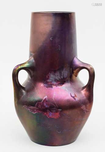 Große Jugendstil Dreihenkelvase / An Art Nouveau vase with 3...