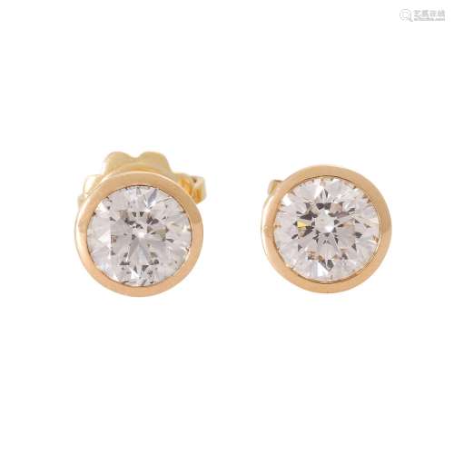 Pair of solitaire studs with diamonds, each 0.9 ct,
