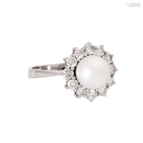 Fine pearl ring with diamonds of total approx. 0.7 ct,