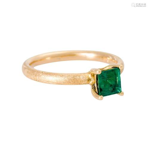 Ring with emerald of about 1.2 ct,