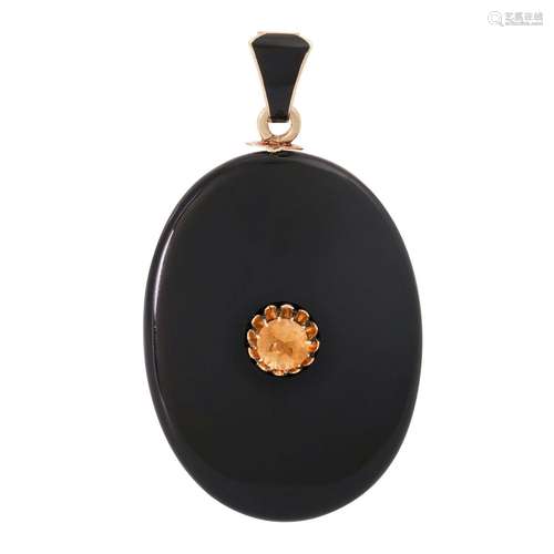 Medallion pendant made of onyx,