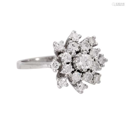 Ring with 17 diamonds total ca. 0,9 ct,