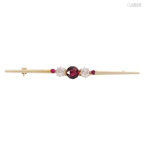 Bar brooch with garnet rose, 2 old-cut diamonds together ca....