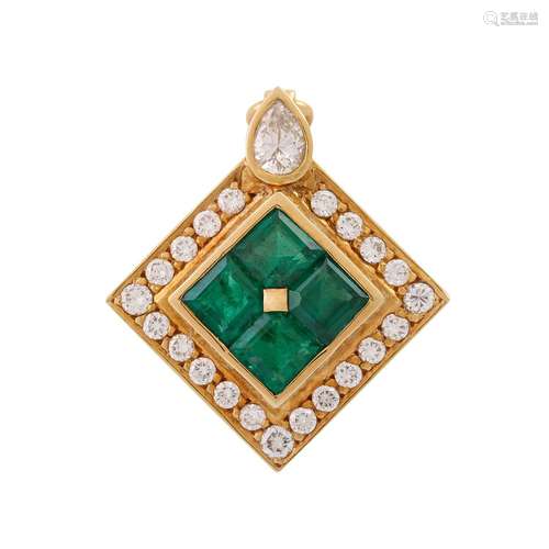 Fine clip pendant with 4 emerald carrÃ©s and diamonds total ...