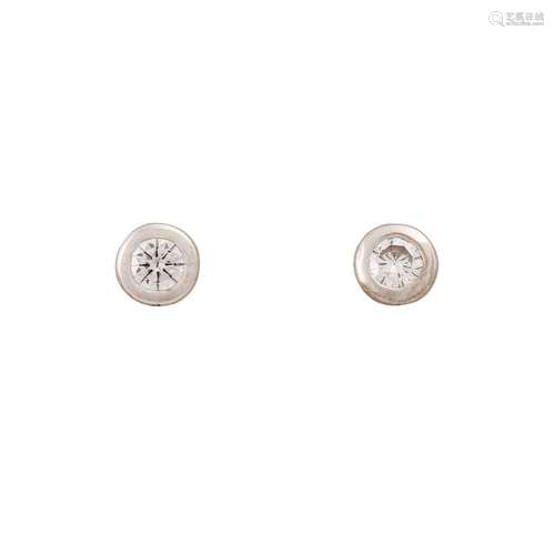 WEMPE pair of stud earrings with diamonds