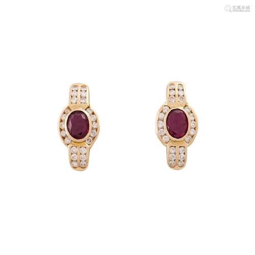 Stud earrings with ruby and diamonds together ca. 0,45 ct,