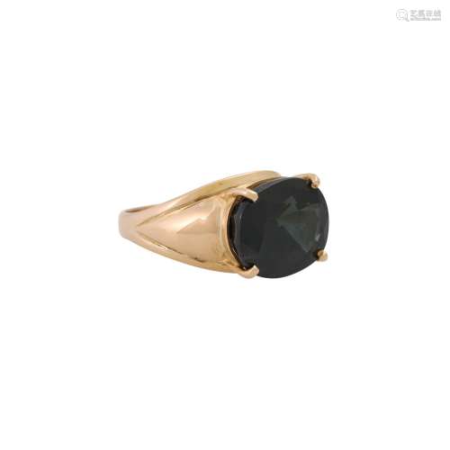 Ring with large green sapphire of 9 ct,