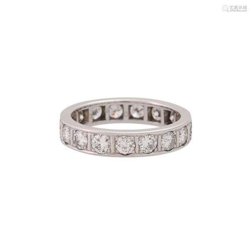 Ring with diamonds together ca. 2 ct,