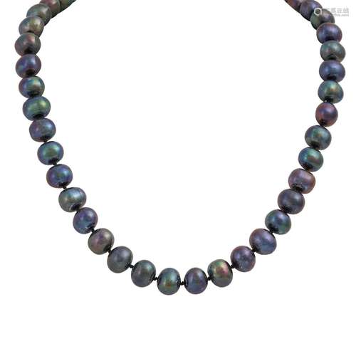 Cultured pearl necklace colored with 3 interchangeable clasp...