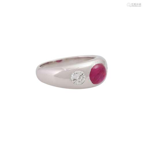 Ring with ruby cabochon and 2 diamonds