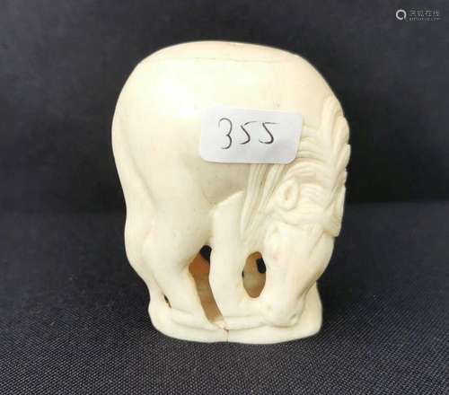 NETSUKE / OKIMONO: HORSE