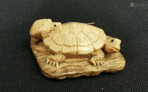 NETSUKE: TURTLES