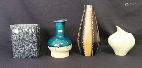 4 VASES