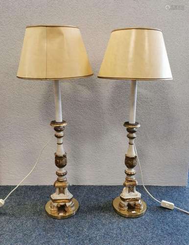 PAIR OF TABLE LAMPS