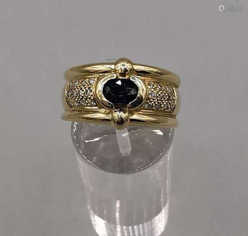 RING WITH SAPPHIRE AND DIAMONDS