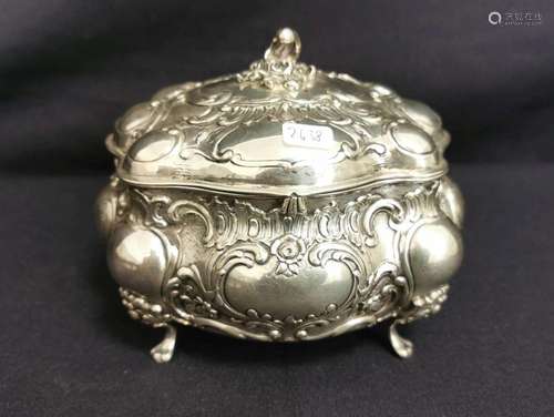 LIDDED BOX IN THE FORMAL LANGUAGE OF THE ROCOCO