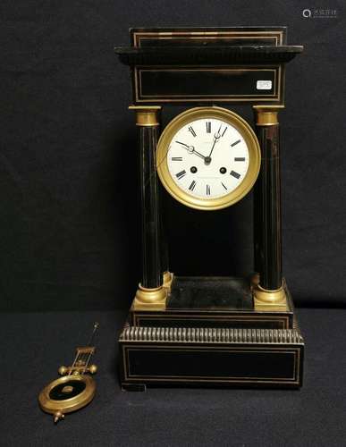 PENDULE / PORTAL CLOCK