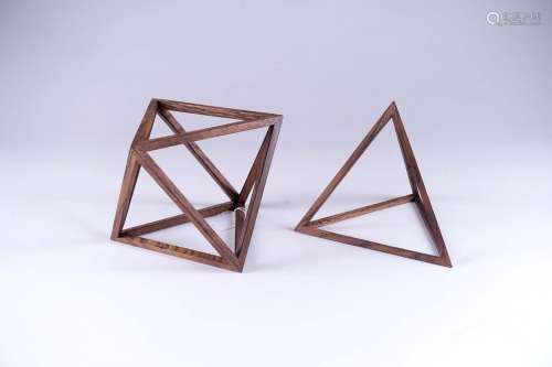Deux polyèdres.