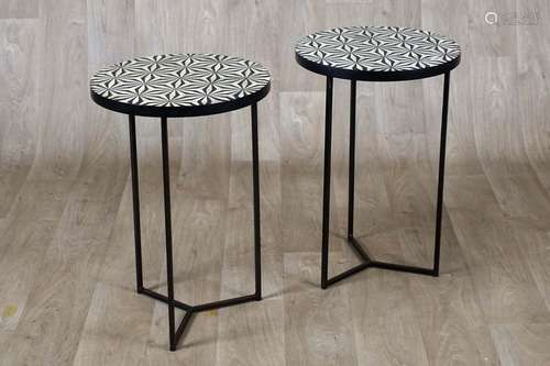 Paire de tables d’appoint.