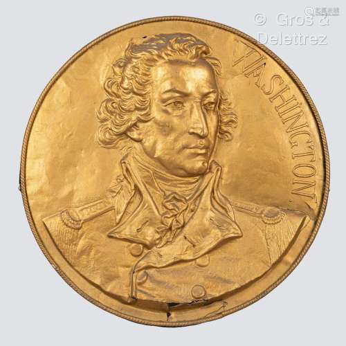 Grande médaille en cuivre repoussé et doré représentant Geor...