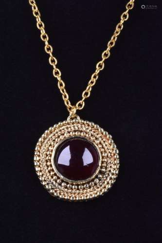 HELLENISTIC GOLD PENDANT WITH GARNET STONE