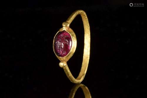 ROMAN GOLD RING WITH CUPID STONE INTAGLIO