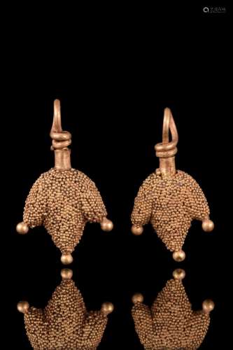 PAIR OF ROMAN GOLD EARRINGS